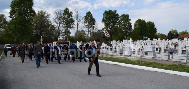 Περιφορά του επιταφίου στα νέα κοιμητήρια (video, pics)