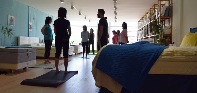 Ανοιχτό μάθημα Vinyasa Flow Yoga με τη Νατάσα Μουρατίδου στην COCO-MAT Φλώρινας (pics)