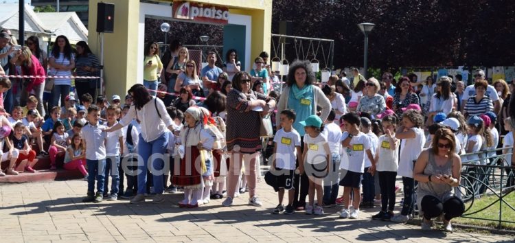 «Πάρε τη ζωή στα χέρια σου» από τα νηπιαγωγεία και τα δημοτικά σχολεία της Φλώρινας (video, pics)