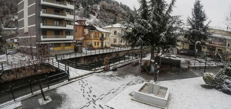 Υπέροχες εικόνες από το πρώτο χιόνι του 2018 στη Φλώρινα (pics)