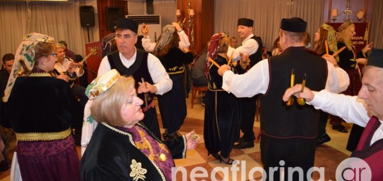 Ο αποκριάτικος χορός του Συλλόγου Κιουταχειωτών και Μικρασιατών Φλώρινας (video, pics)