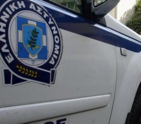 Συνελήφθη ανήλικος στη Φλώρινα, διότι κατελήφθη να οδηγεί δίκυκλη μοτοσυκλέτα, για την οποία είχε δηλωθεί κλοπή το Σεπτέμβριο του έτους 2019, σε περιοχή της Θεσσαλονίκης