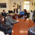 Συνάντηση του δημάρχου Φλώρινας με μητέρες μαθητριών και μαθητών του δημοτικού σχολείου Αχλάδας (pics)