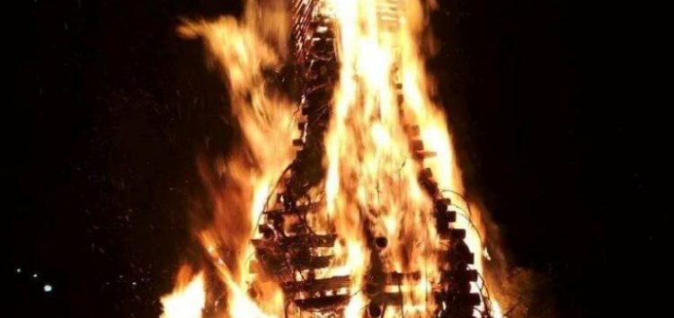 Το άναμμα της Φωτιάς στην Αχλάδα (pics)