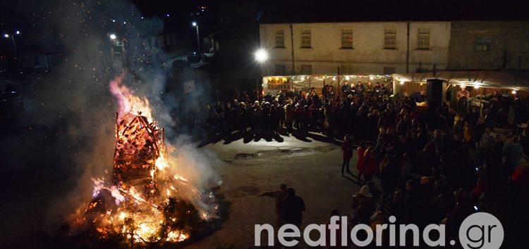 Αναβίωσε στη Σκοπιά το έθιμο του ανάμματος της φωτιάς προς τιμήν επισκεπτών από τη Ρόδο (video, pics)