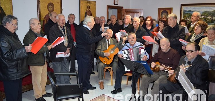 Χορωδίες και σύλλογοι, υπό τον μαέστρο Μίμη Μούσιο, έψαλαν τα κάλαντα στον Μητροπολίτη (video, pics)