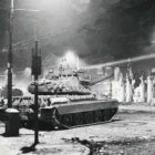 Στο πλευρό των φοιτητών τιμώντας την εξέγερση του Νοέμβρη