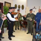 Παραδοσιακά κάλαντα στον Δήμαρχο Φλώρινας από τη Στρατιωτική Μουσική (video, pics)