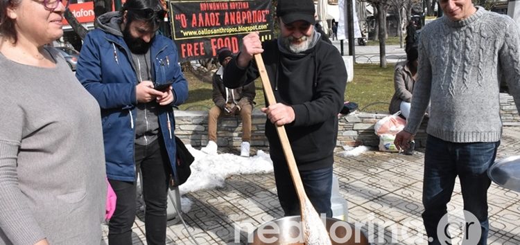 Στην πλατεία της Φλώρινας η Κοινωνική Κουζίνα «Ο Άλλος Άνθρωπος» (video, pics)