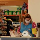 Υποχρεωτική από το Σάββατο η χρήση μάσκας στα σούπερ μάρκετ για εργαζομένους και καταναλωτές
