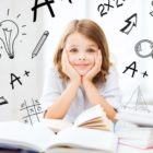 Φύλαξη, δημιουργική απασχόληση παιδιών και μαθήματα σε πρώτες τάξεις δημοτικού