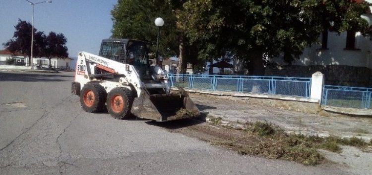 Καθαρισμός ρείθρων στην κοινότητα Νέου Καυκάσου