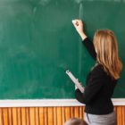 Ανακοινώθηκαν 2.380 προσλήψεις αναπληρωτών με τρίμηνες συμβάσεις