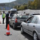 Όλα τα νέα μέτρα: Με διπλές μάσκες στις εκκλησίες – Ποιοι μπορούν να φύγουν από τις πόλεις