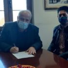 Δήμος Πρεσπών: Υπογραφή σύμβασης για την προμήθεια δύο καινούριων διπλοκάμπινων ημιφορτηγών οχημάτων