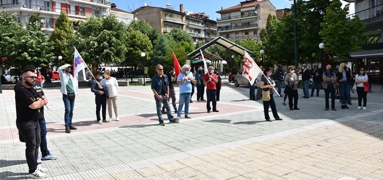 Η απεργιακή συγκέντρωση του ΠΑΜΕ στην κεντρική πλατεία της Φλώρινας (pics)