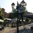 Ανακαίνιση βαφής ιστών του δημοτικού φωτισμού στην πόλη της Φλώρινας (pics)