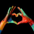 Μαθήματα εκμάθησης ελληνικής νοηματικής γλώσσας στη Φλώρινα