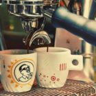 Un caffe ΜΟΑΚ prego… Έναν καφέ ΜΟΑΚ παρακαλώ!