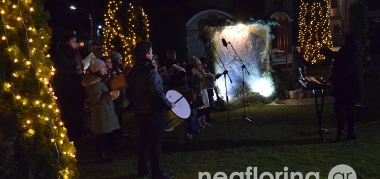 Η φωταγώγηση της Μητροπολιτικής φάτνης (video, pics)