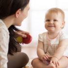 Απόφοιτη ΤΕΙ Βρεφονηπιοκομίας αναλαμβάνει τη φύλαξη παιδιών