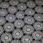 Κυρία αναλαμβάνει εργόχειρα