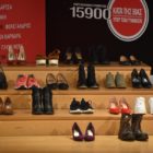 Φωταγώγηση μνημείου στο πλαίσιο της καμπάνιας «πες την με το όνομά της ΓΥΝΑΙΚΟΚΤΟΝΙΑ» (video, pics)