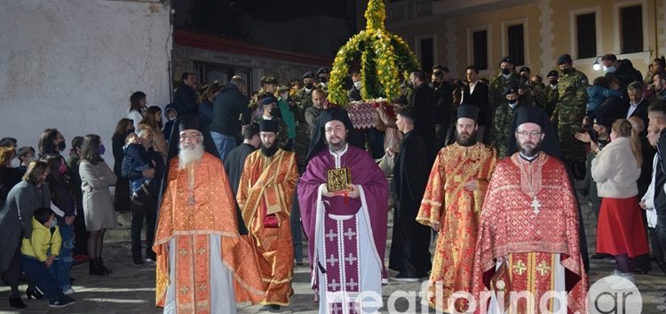 Η περιφορά του Επιταφίου του Μητροπολιτικού Ναού Αγίου Παντελεήμονα Φλώρινας (video, pics)