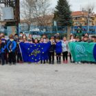 3ο δημοτικό σχολείο Φλώρινας: Τα παιδιά δεντροφυτεύουν!