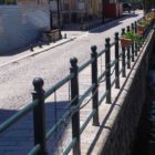 Άγνωστοι αφαίρεσαν ζαρντινιέρες με λουλούδια από την παραποτάμια περιοχή της Φλώρινας (pics)