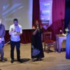 Η μουσικοθεατρική παράσταση “Πάλι με χρόνια με καιρούς…” στο “Πολιτιστικό Καλοκαίρι” του Δήμου Φλώρινας (video, pics)