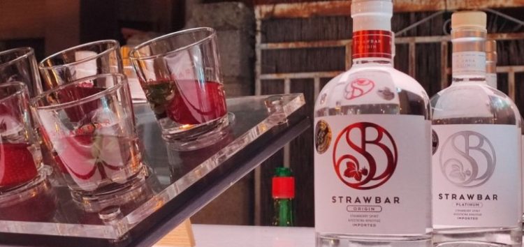 Strawbar Fine Drinking Experience στη Villa Bianca