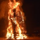 Χιλιάδες κάτοικοι και επισκέπτες συμμετείχαν στο άναμμα των Φωτιών της Φλώρινας (video, pics)