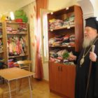 Το Φιλανθρωπικό κατάστημα παιδικών ενδυμάτων και υποδημάτων της Μητρόπολης προσέφερε είδη στο Κέντρο Κοινότητας Δήμου Φλώρινας