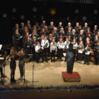Με το Λύκειο Ελληνίδων Φλώρινας και τις χορωδίες του Φ.Σ.Φ. «Ο Αριστοτέλης» συνεχίστηκαν οι Χριστουγεννιάτικες εκδηλώσεις του Δήμου Φλώρινας (video, pics)