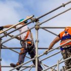 Καταβολή αδειοδωροσήμου σε εργατοτεχνίτες οικοδόμους