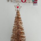 Δεντράκι πεταμένο στα σκουπίδια