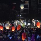 Με τη “νύχτα των ευχών” συνεχίστηκαν οι Χριστουγεννιάτικες εκδηλώσεις του Δήμου Φλώρινας (pics)