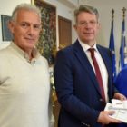 Δωροεπιταγές από την Περιφέρεια Δυτικής Μακεδονίας για άπορους μαθητές Δημοτικών Σχολείων