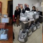 Παράδοση ρούχων από το φιλανθρωπικό κατάστημα της Ιεράς Μητροπόλεως Φλωρίνης, Πρεσπών και Εορδαίας