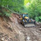 Σε εξέλιξη οι εργασίες συντήρησης και βελτίωσης βατότητας του δημοτικού δασικού οδικού δικτύου του Δήμου Φλώρινας (pics)