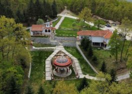 Πανηγυρική Αναστάσιμη Θεία Λειτουργία στην Ιερά Μονή Αναλήψεως του Κυρίου