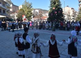 Με το Λύκειο Ελληνίδων και αφήγηση λαϊκών παραμυθιών συνεχίστηκαν οι Χριστουγεννιάτικες εκδηλώσεις του Δήμου Φλώρινας (videos, pics)