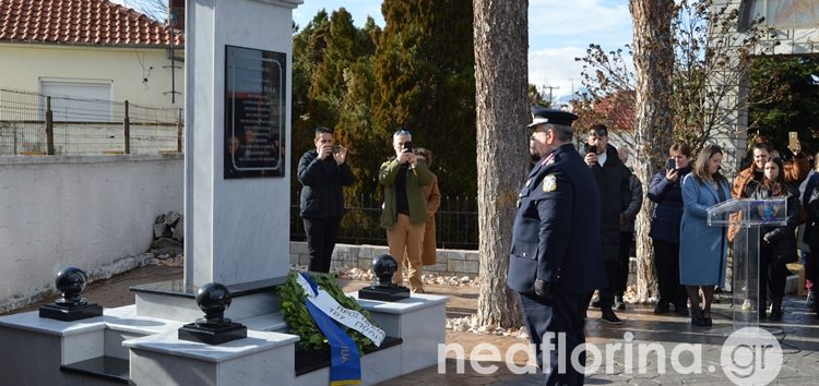 Σε κλίμα συγκίνησης τα αποκαλυπτήρια μνημείου στην Ιτιά, στη μνήμη του Αρχιφύλακα Ηλία Κωστένη (video, pics)