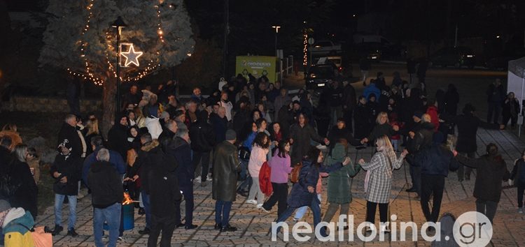 Άναψε το Χριστουγεννιάτικο Δέντρο στον Δήμο Πρεσπών (video, pics)